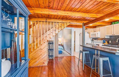 Union House | Utopia Cove - On the Water, Dock, Private Hot Tub