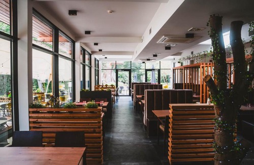 Jurbise Hotel | Utopia Hotel - Art & Nature Hotel