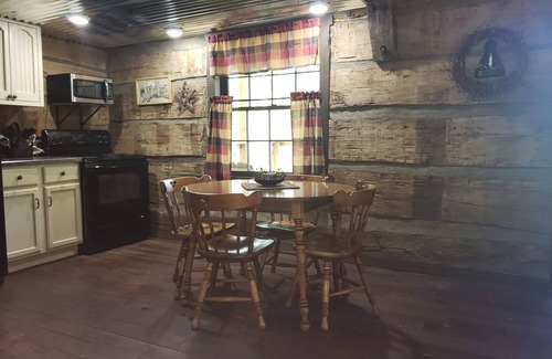 Derby Cabin | Utopia on Oil Creek (waterfront property)