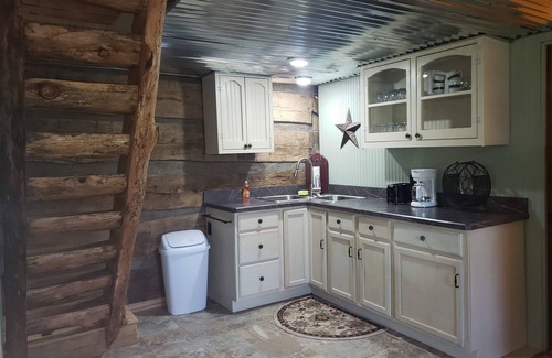 Derby Cabin | Utopia on Oil Creek (waterfront property)