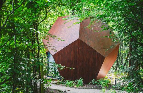 Jurbise Cabin | Utopia Village - Art & Nature Lodges