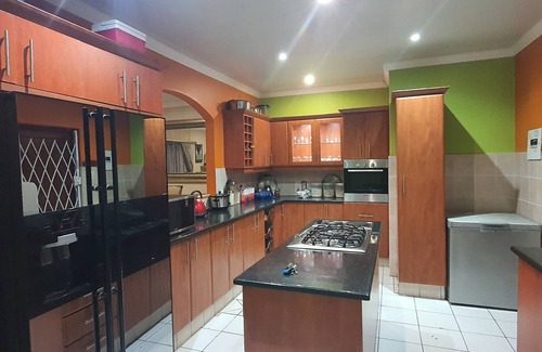 Uvongo House | Uvongo Coastal Oasis