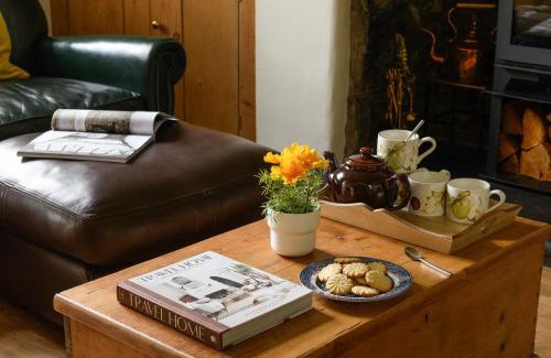 Llanfairfechan House | Uwch-Y-Mor