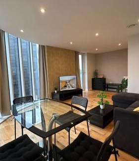 Uxbridge South Apartment | Uxbridge Apartment