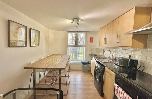 Shepherd's Bush Apartment | Uxbridge Flat – Modern and Comfortable Living Space.