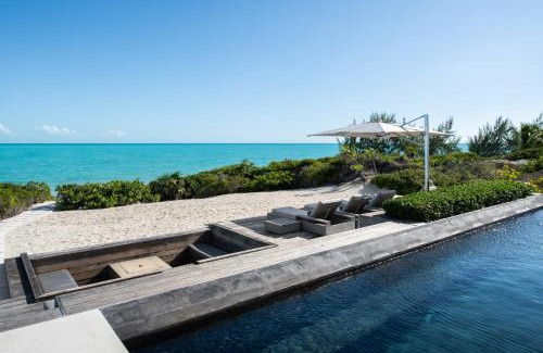 Long Bay Hills Villa | UXUE Villa 8 BR
