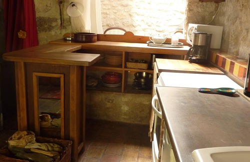 Uzes House | Uzes 600m from downtown, small house, wooded grounds with swimming pool, very quiet