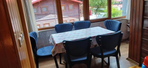 Uzungol Apartment | Uzungöl Merkez Konut 3 Banyo-WC 3 Balkon