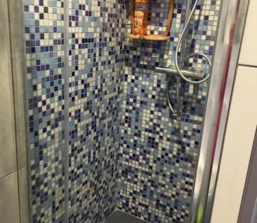 Claveyson Bed & Breakfast | Véloce, Chambre d'Hôtes avec Salle de Bain / WC