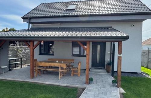 Dunajska Streda House | Víkendový dom Hlboká