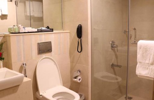 Iyyappanthangal Hotel | V 7 HOTEL