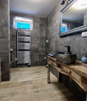 Broumov Apartment | V patře se zahradou "Podhoubí"