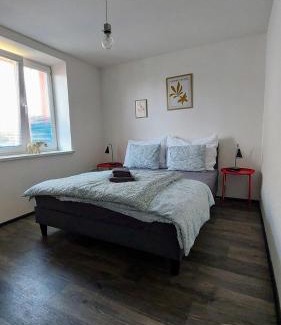 Broumov Apartment | V patře se zahradou "Podhoubí"