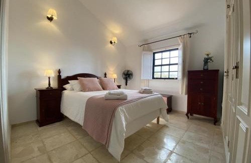 Frontera House | V.V María García