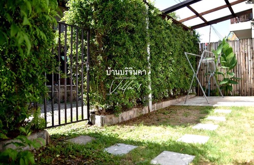 Old City Villa | V1-Baan Borijinda-Wooden House in The old city of Chiang Mai