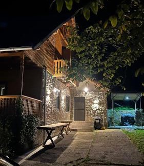 Gura Teghii Villa | V13 Wild Cabin - Traditional mountain cabin with cosy modern rooms
