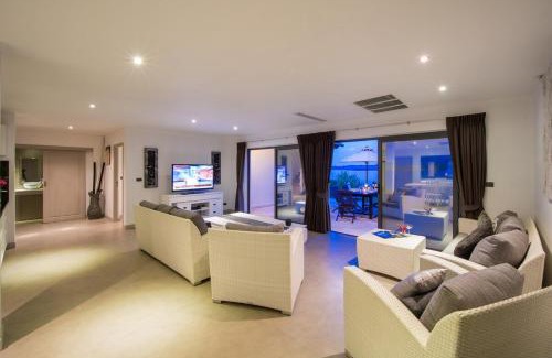 Plai Laem House | V231 Beachfront 3BR Pool Villa Stunning Seaview