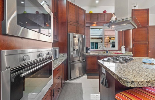 Emiliano Zapata Condo | V399 PH4 - STUNNING 2 BDRM 2.5 BATH - BOUTIQUE BUILDING - ZONA ROMANTICA'S BEST!