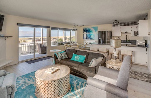 Gearhart Condo | V484 2 Bedroom 2nd Floor ADULTS ONLY, No Cleaning Fees
