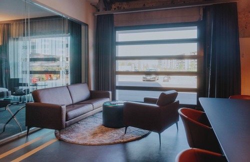 Ossendorf Hotel | V8 Hotel Köln