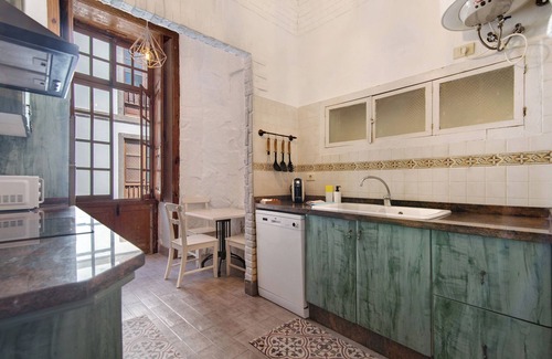Vegueta House | Vacation Home 'Apto Pepita - Casa San Marcial' with Shared Terrace and Wi-Fi
