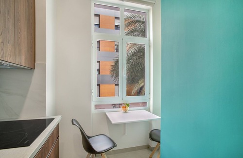 Las Palmas de Gran Canaria Apartment | Vacation Studio 'Estudio Balcon' with Shared Terrace, Wi-Fi and Air Conditioning