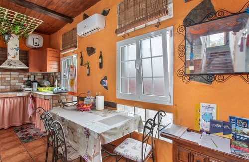 Las Palmas de Gran Canaria Apartment | Vacation 'Valerón Relax' with Wi-Fi and Air Conditioning