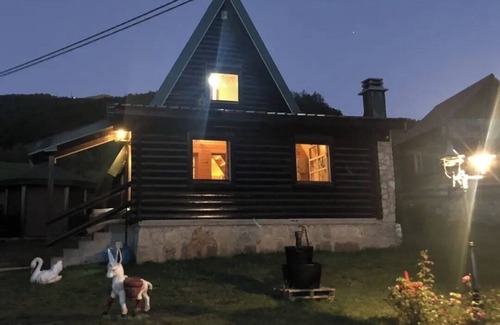 Savnik House | VACANZAnRemodeled historical cottage super close to great hiking trails