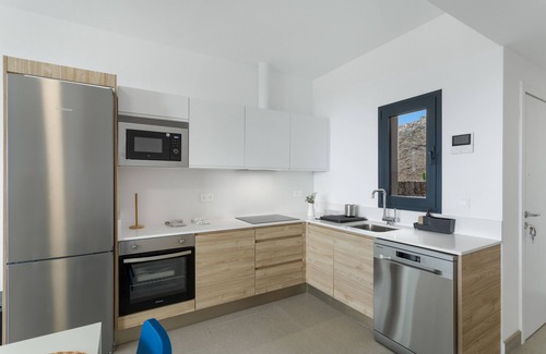 San Bartolome de Tirajana Villa | Vacation Villa 'Yucas 14' with Sea View, Wi-Fi and Air Conditioning