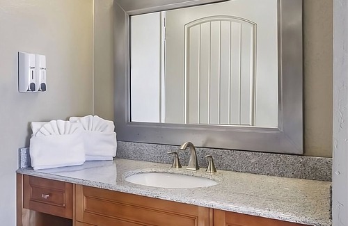 Mesa Verde National Park Hotel | Vacation Day Is Always A Great Idea! Free Parking, Onsite Dining, Pets Allowed