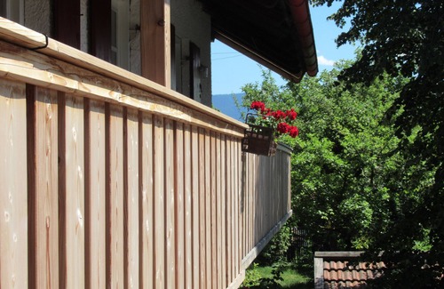 Seehausen am Staffelsee Apartment | Vacation apartment "Atelier" in a country house in Seehausen am Staffelsee.
