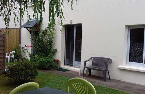 Saint-Jouan-des-Guerets Apartment | Vacation studio summer 2025 near St Malo, Mt St Michel, Dinan and Cancale