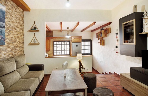 Galdar House | Vacatio Home El Rinconcito del Faro with Sea View, Wi-Fi & Terrace