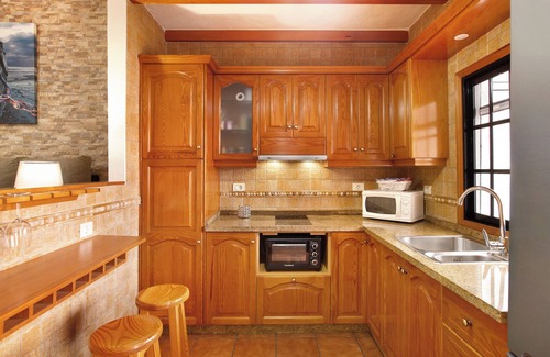 Galdar House | Vacatio Home El Rinconcito del Faro with Sea View, Wi-Fi & Terrace