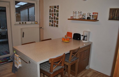 Giengen an der Brenz Apartment | Vacation apartment with mod. Bathroom, fitted kitchen and a covered terrace.
