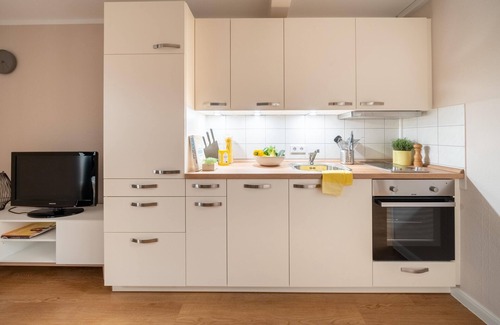 Cappel-Neufeld Apartment | Vacation apartment Hansekogge 2-2, romantic and warm.