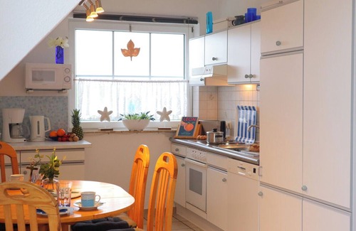 Neufeld Apartment | Vacation apartment "Nordseebrise" just a few minutes' walk from the dyke!