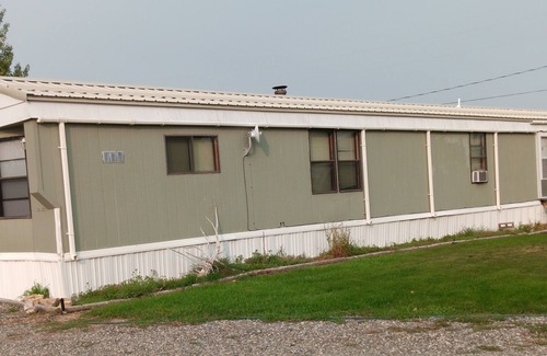 Fort Smith House | Vacation Abode! Same Host as Fly Fisher Abode. Family friendly. 2 bd/1lrg bath.