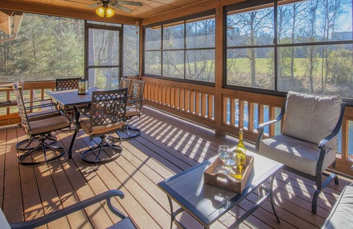 Marble Cabin | Vacation along the Valley River
