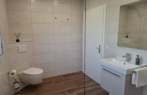 Dorsdorf Resort | Vacation also with a larger group! Two vacation homes right next to each other
