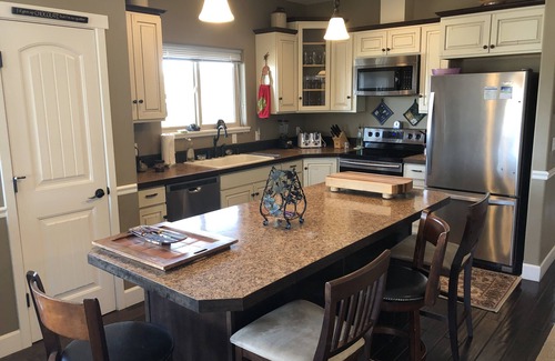 John Day Ski Chalet | Vacation and Business Get-A-Way/Lay-Over