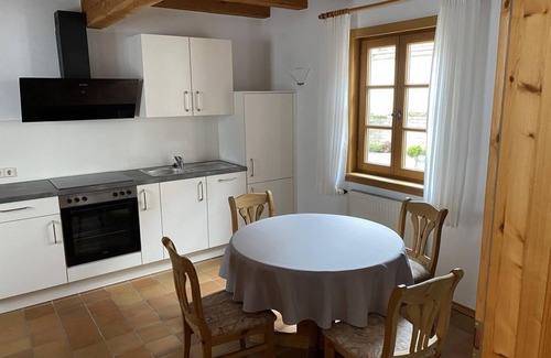 Heuchelheim-Klingen Apartment | Vacation apartment Fuchsbau - Guesthouse Winzerhof Bader