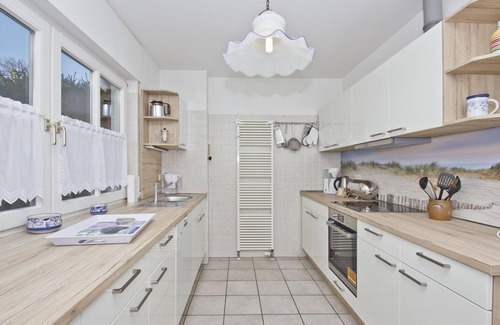 Neuendorf Apartment | Vacation apartment close to the beach with a beautiful garden - Ferienhaus Gisela