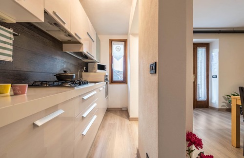 Vesio Apartment | Vacation Apartment Casa Holidays Moreli with Wi-Fi, Garden & Terrace