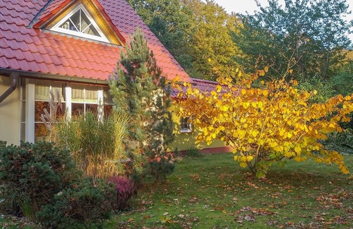 Ahrenshagen-Daskow Apartment | Vacation apartment by the forest