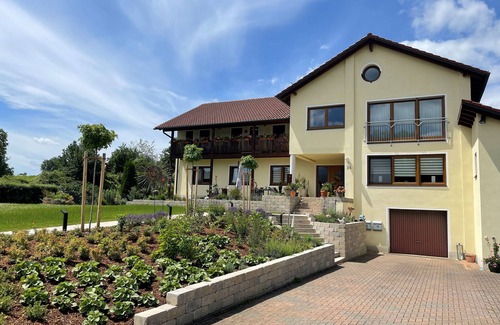 Stausacker Apartment | Vacation apartment (50sqm) with terrace for up to 3 people