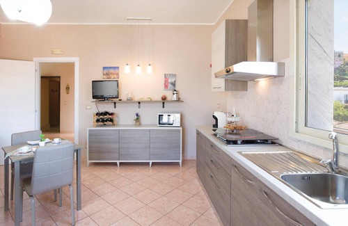 Villa San Giovanni Apartment | Vacation apartment in Villa San Giovanni, just 10 km from Messina and 15 km from Reggio Calabria.
