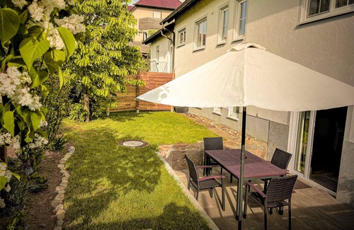Nordheim a. Main Apartment | Vacation apartment (75 sqm) with private terrace and garden area