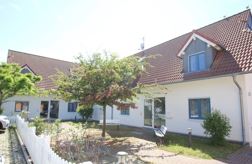 Breege Apartment | Vacation apartment near the water with balcony, sea view - Villa Seeschwalbe FeWo 10