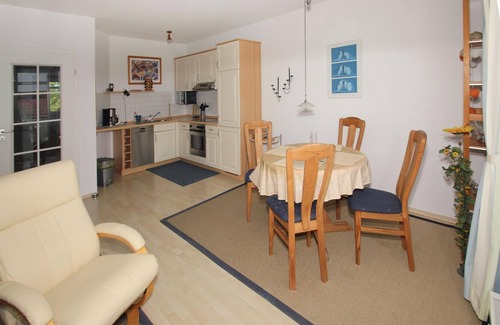 Breege Apartment | Vacation apartment near the harbor with balcony and sea view - Hafenhäuser Breege FeWo 14